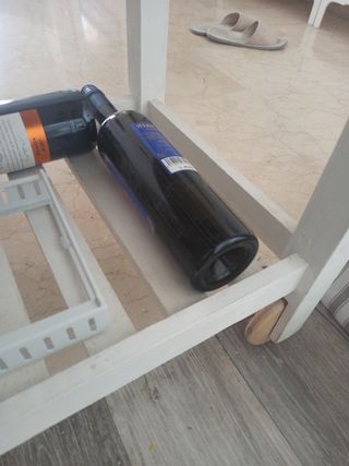 Carro mueble con ruedas.