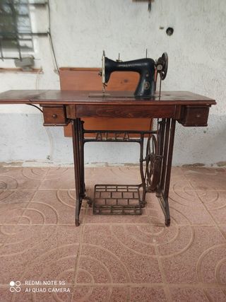 Máquina de coser antigua.