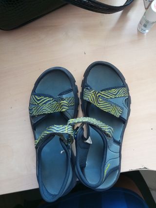 Sandalias de niño