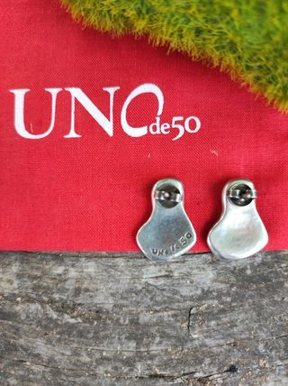 Pendientes Uno de 50