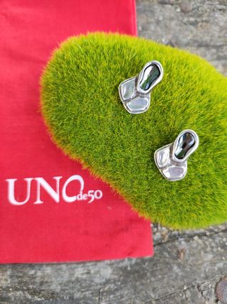 Pendientes Uno de 50