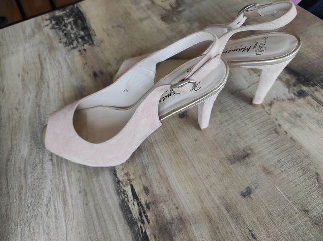 Tacones de salón ante