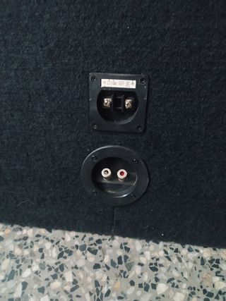 Subwoofer jbl con cajón 12 pulgadas