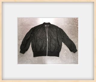 Cazadora encaje Zara nueva