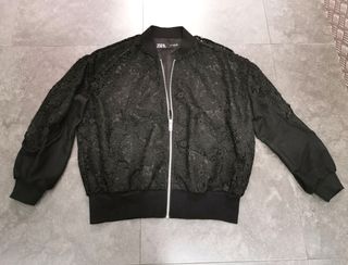Cazadora encaje Zara nueva