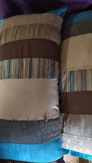 Colcha con cojines