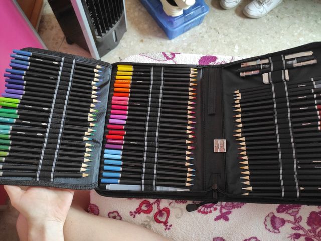 Maletín de pinturas.