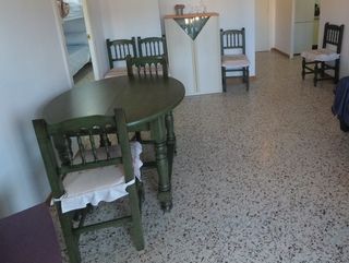 mesa extensible y 6 sillas