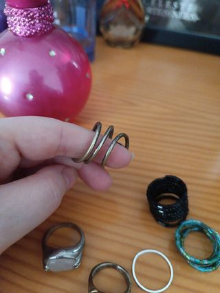 Anillos de abalorios y bisutería
