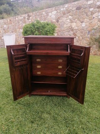 Mobili da spogliatoio antichi e unici