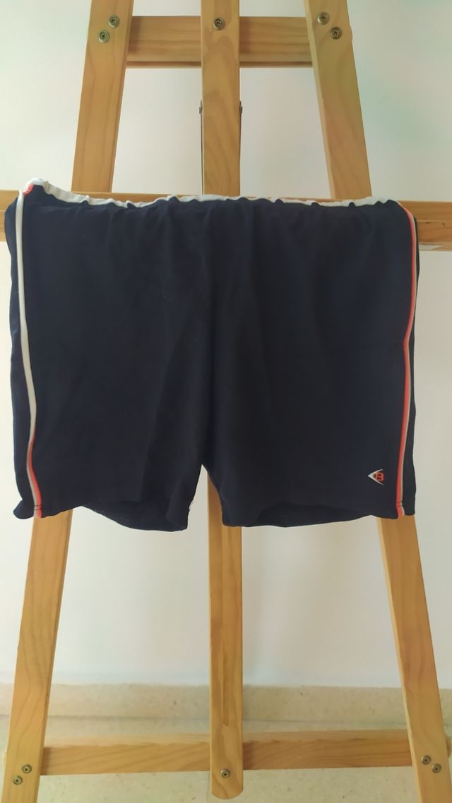 Pantalón corto punto negro elástico