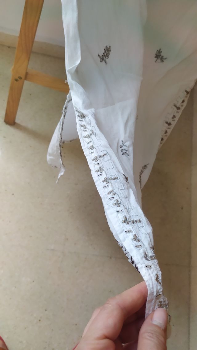 Casaca vestido.Si nota muy bien