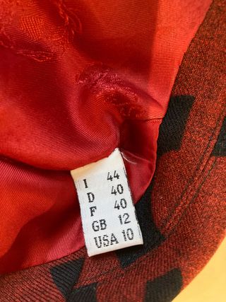 Chaqueta preciosa e impecable. Moschino mujer.