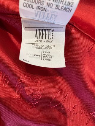 Chaqueta preciosa e impecable. Moschino mujer.