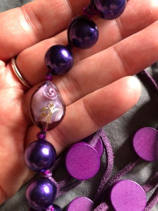 Collar abalorios gran tamaño, morado