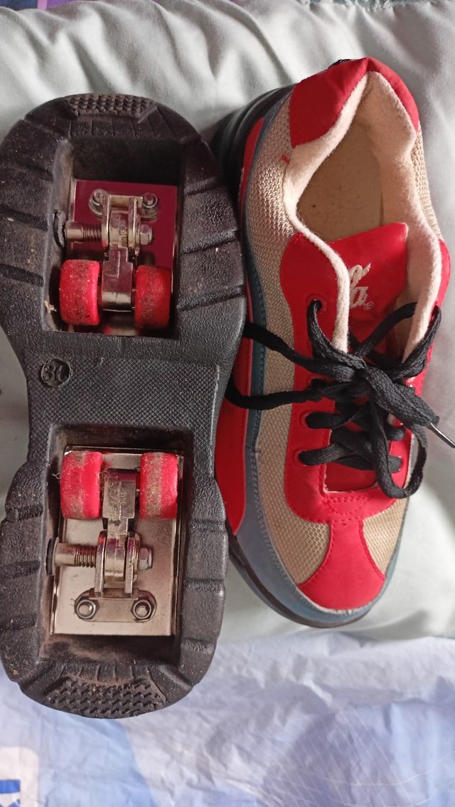 Zapatillas con ruedas Cocacola