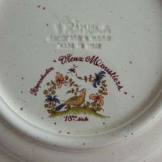 pareja de platos pintados a mano