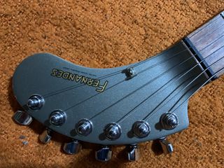 GUITARRA ELECTRICA  amplificada