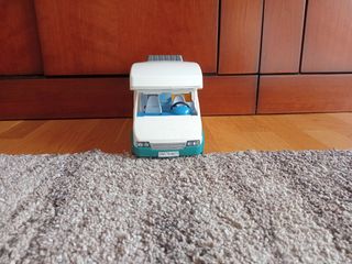 Autocaravana de Playmobil con 2 muñecos 