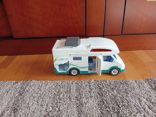 Autocaravana de Playmobil con 2 muñecos 