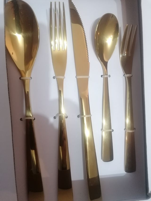 posate nuove di zecca 30 pezzi