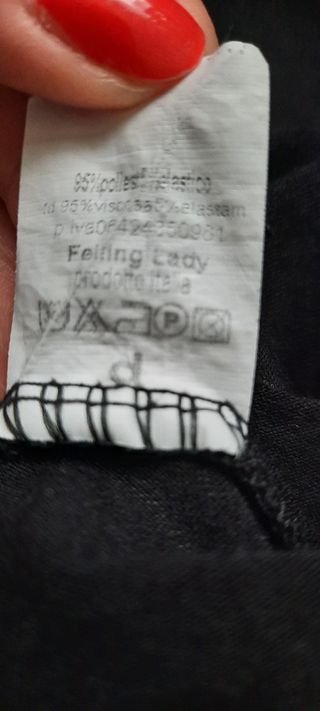 Abito asimmetrico con corpetto pizzo