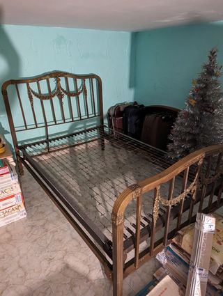 Cama antigua