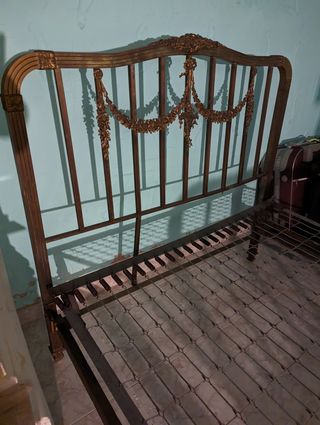 Cama antigua