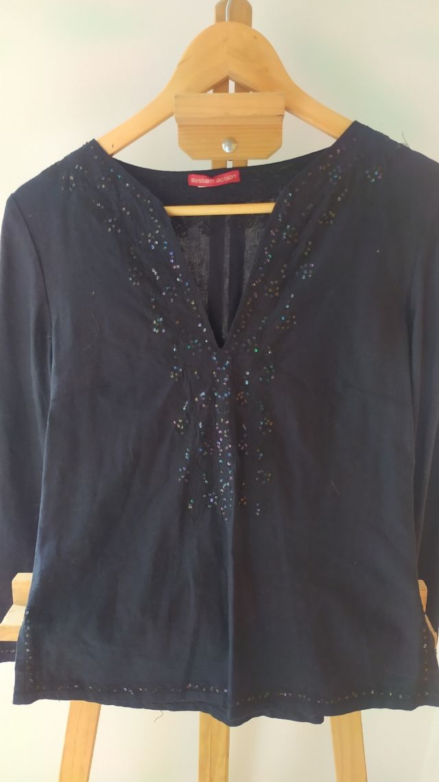 Camisa Lino negro con pequeños detalles lentejiela