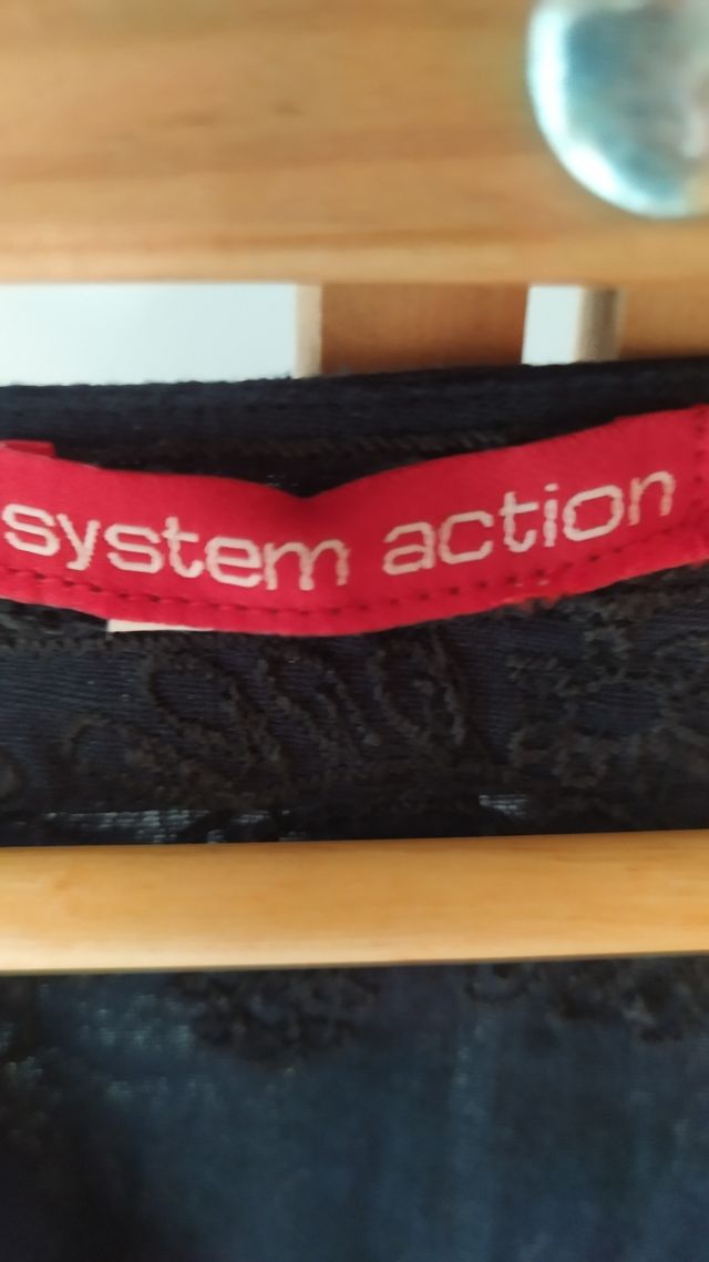 Camisa Lino negro con pequeños detalles lentejiela