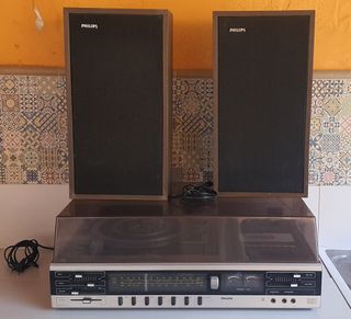 Tocadiscos con radio y cassette Philips