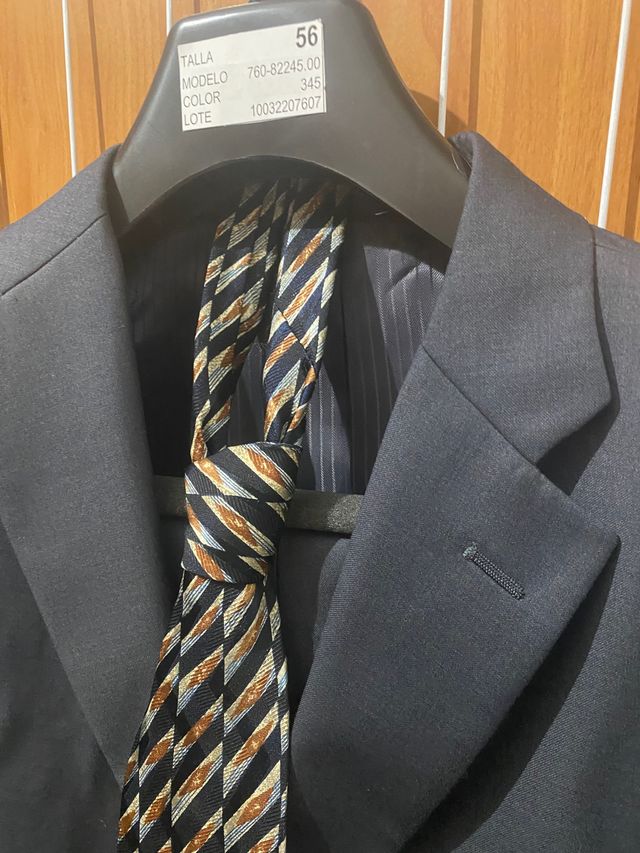 Traje y corbata de hombre