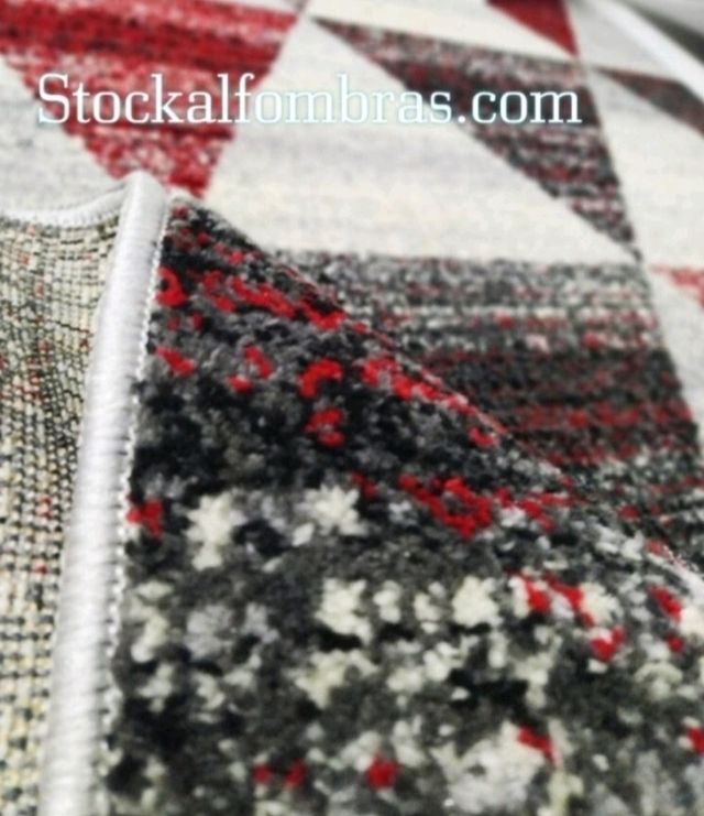 ALFOMBRA SALÓN CON DIBUJO TRIÁNGULOS 