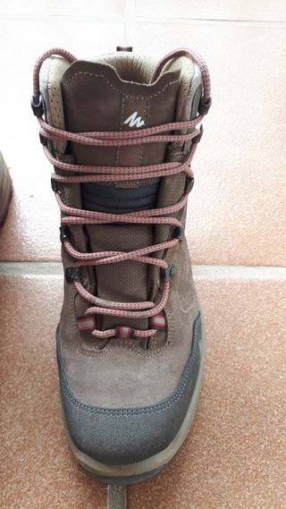 BOTAS DE MONTAÑA Y TREKKING IMPERMEABLES