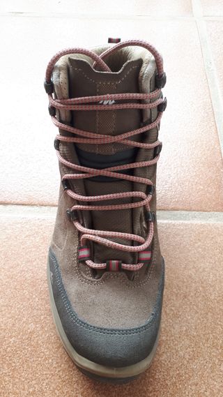 BOTAS DE MONTAÑA Y TREKKING IMPERMEABLES
