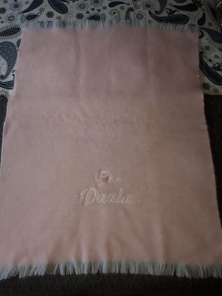 Manta bebe bordada