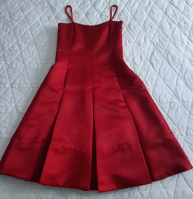 Vestido tirantes raso. Color grosella