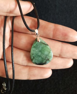 Colgante de Esmeralda y Plata de Ley.