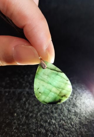 Colgante de Esmeralda y Plata de Ley.