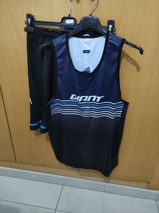 ropa ciclismo 2XL y L