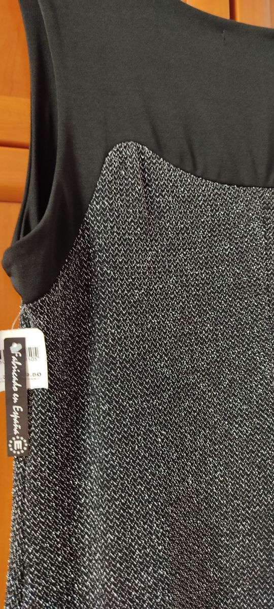 Vestido talla 44/46. Marca Festa. Con brillo.