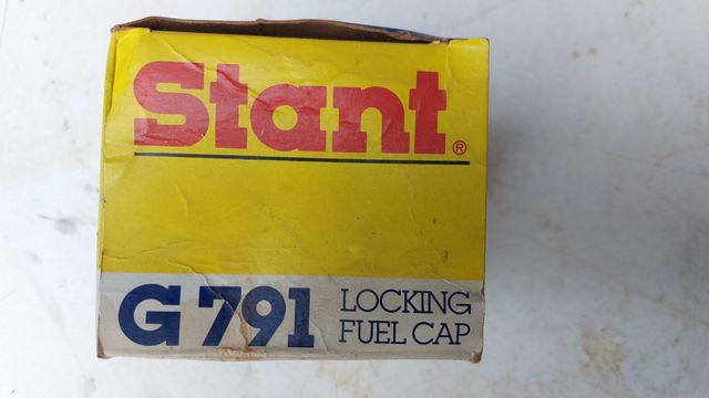 TAPON DE GASOLINA UNIVERSAL CON LLAVE