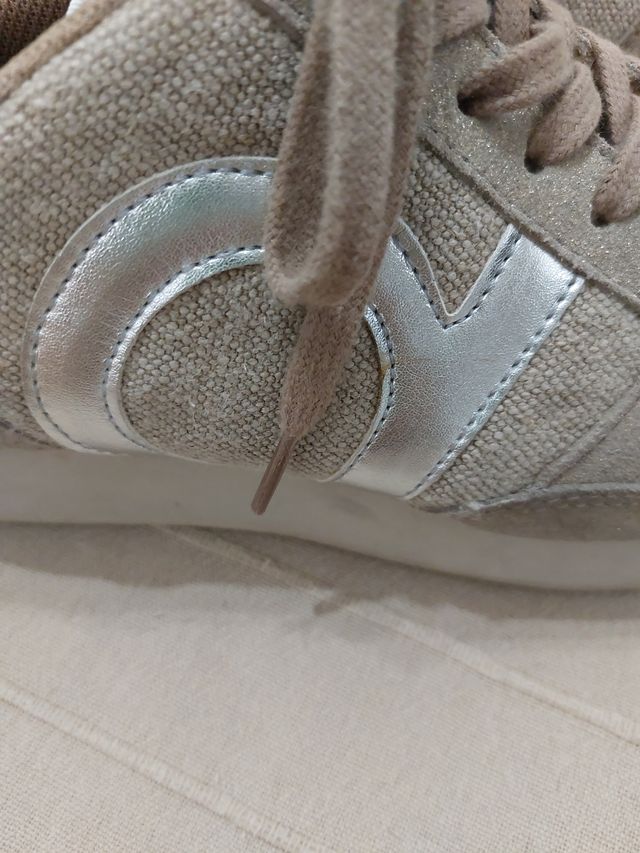 sneaker beige