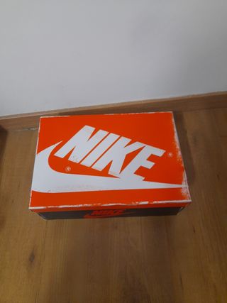 Nike Air Jordan 1 Retro High OG Chicago Lost&Found