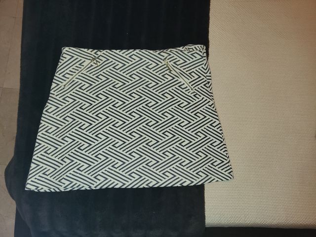 Mini falda a rayas negra y beige