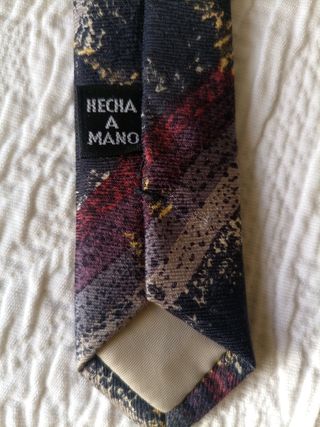 Corbata de seda Observer Hecha a mano 