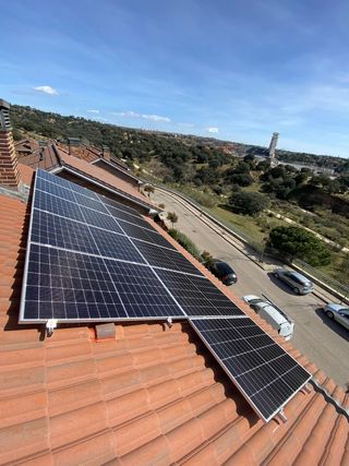 PLACAS SOLARES Y BATERIAS