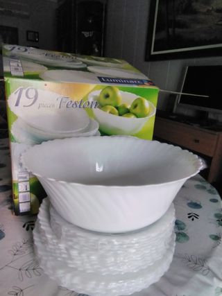 vajilla blanca sin estrenar