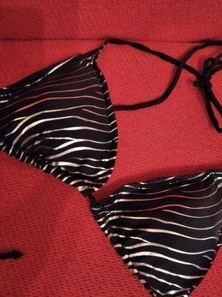Bikini negro y plata.