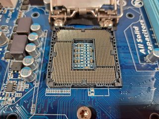 Placa GigaByte GA-H61M-DS2V (1155)